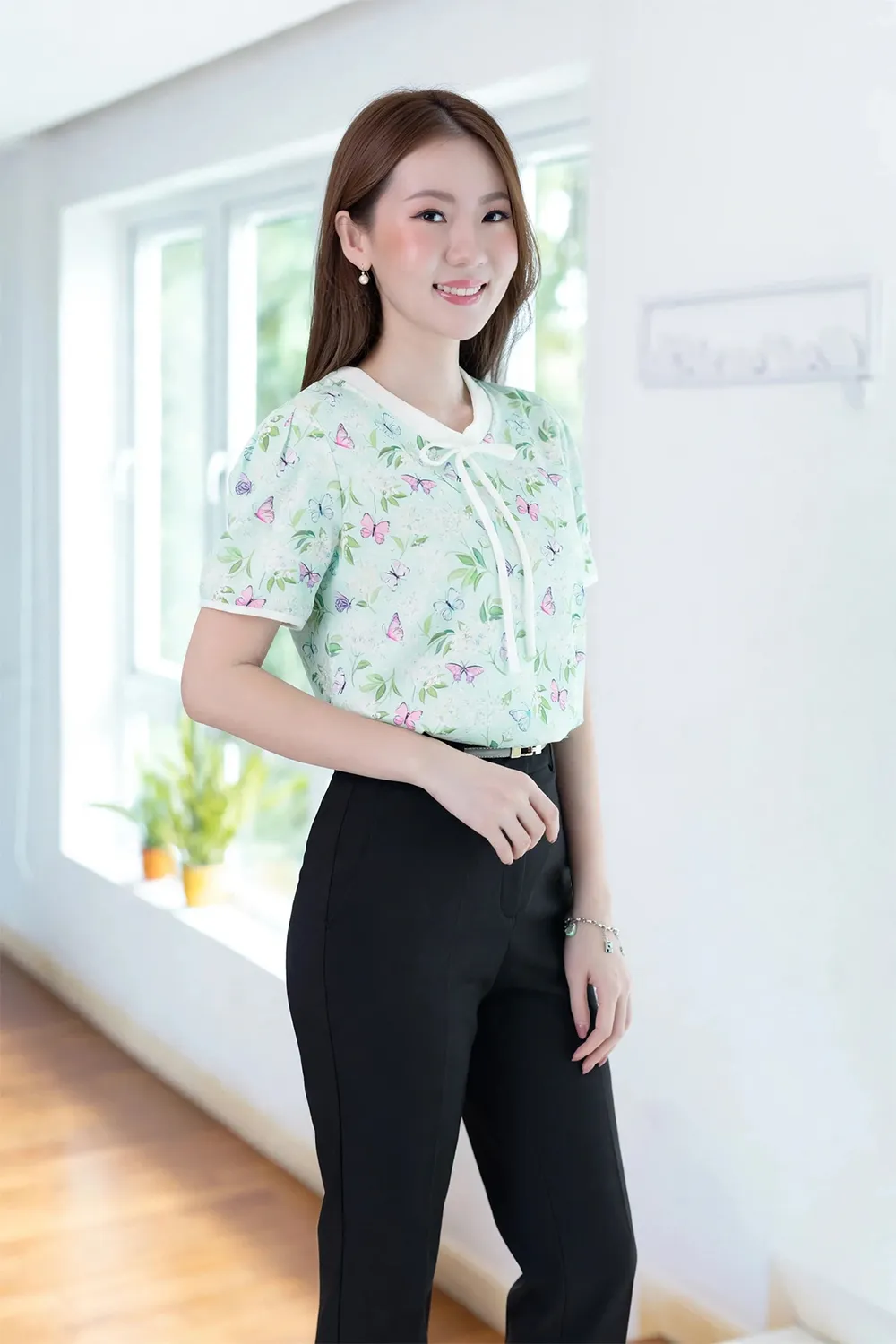 Alternative view of MT3721 Overlap Collar Butterfly Blouse with Bow – Mint Green