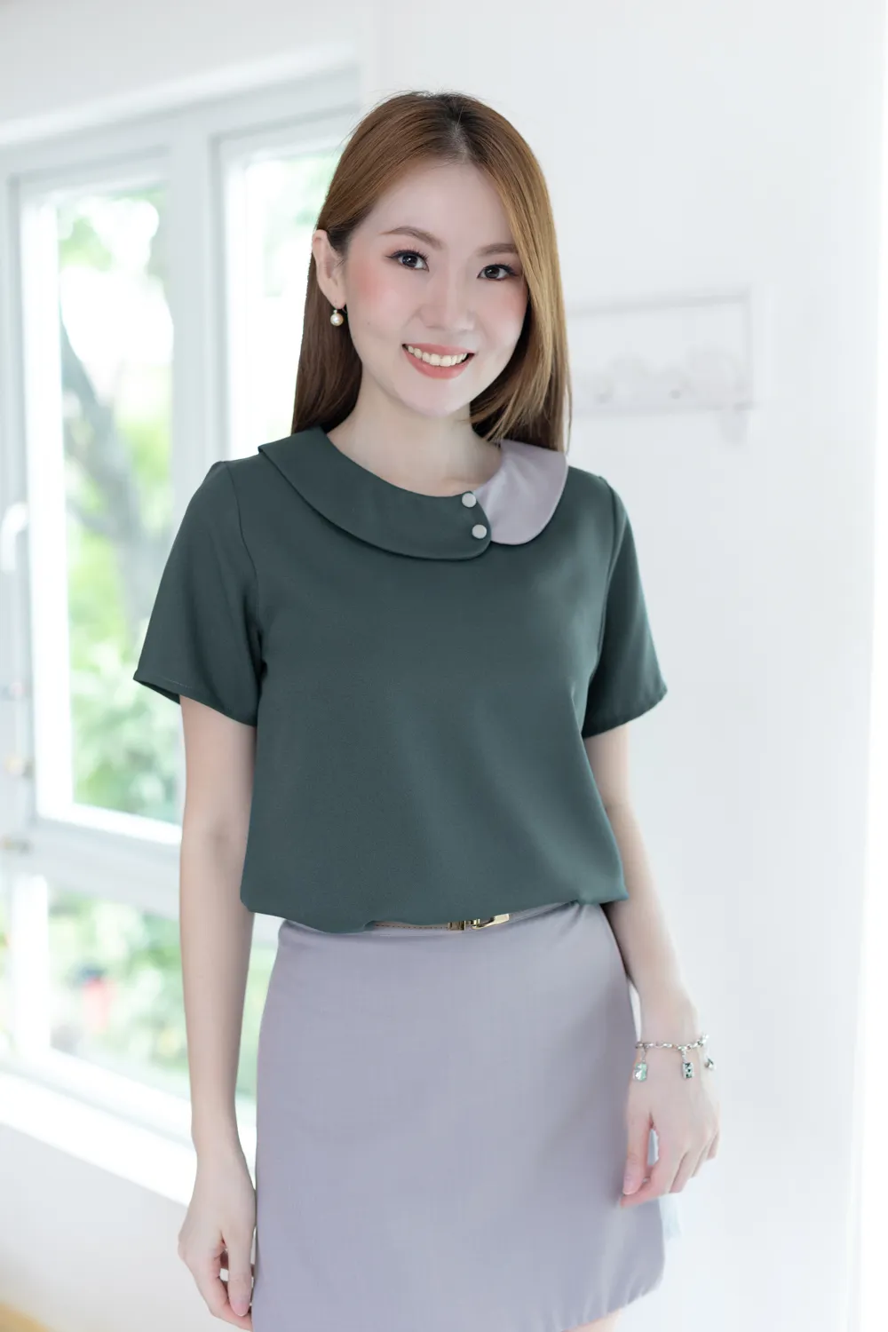 MT6401 Contrast Collar Buttoned Blouse – Dark Grey