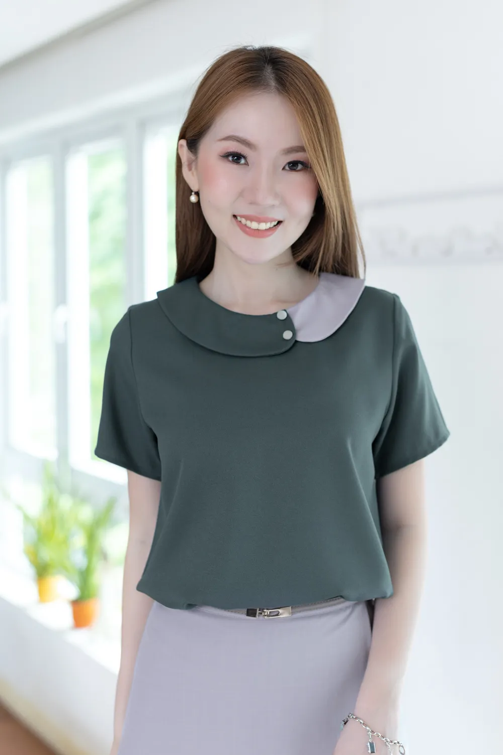 MT6401 Contrast Collar Buttoned Blouse – Dark Grey - Image 3