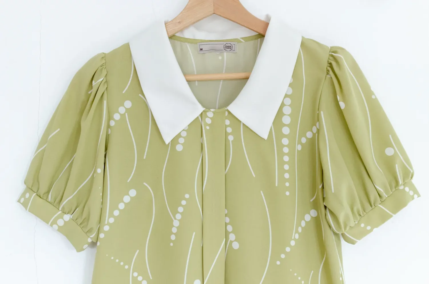 Alternative view of MT2604 Point Collar Placket Blouse – Matcha Latte