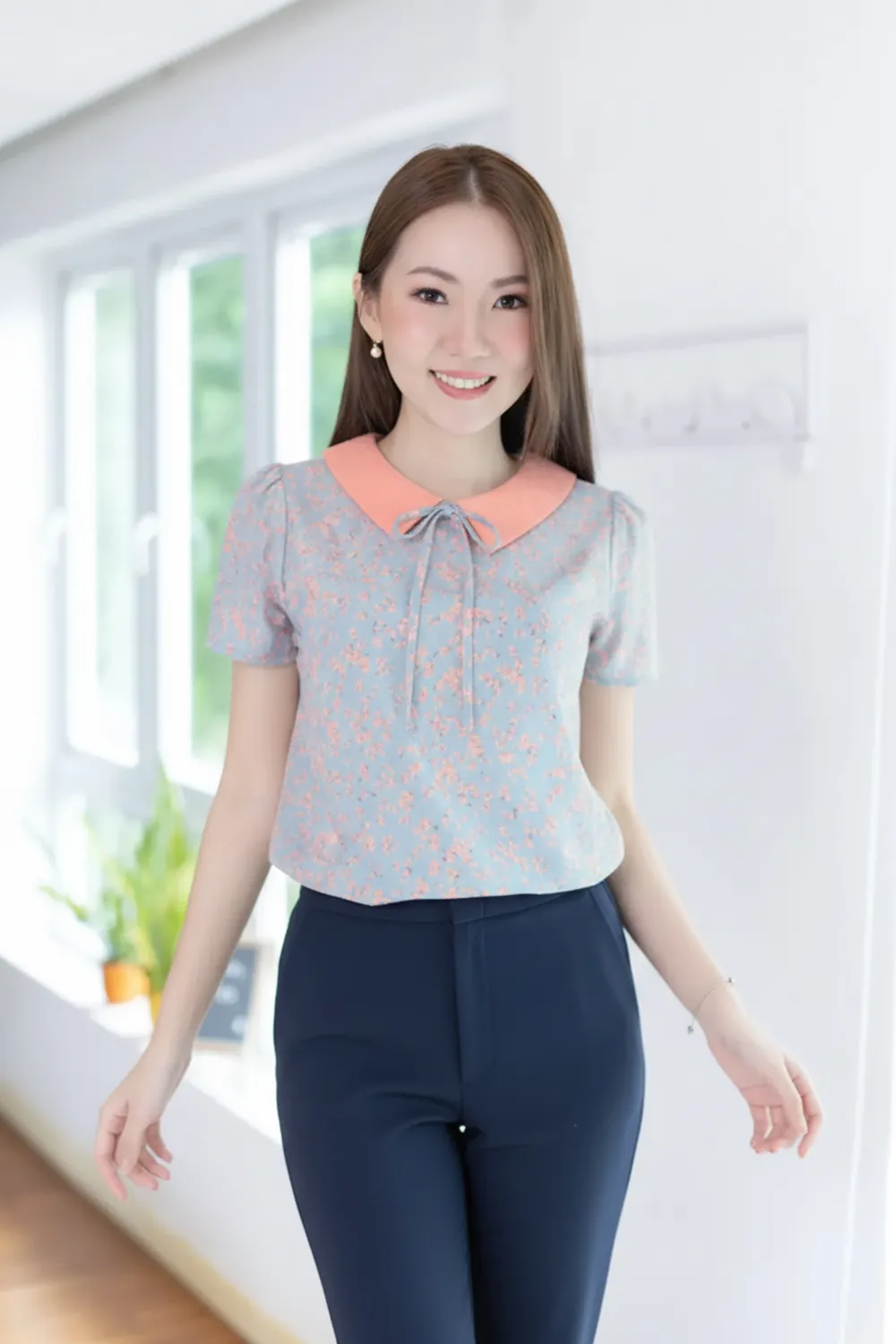 MT6301 Point Collar Bow Blouse – Blue-Coral