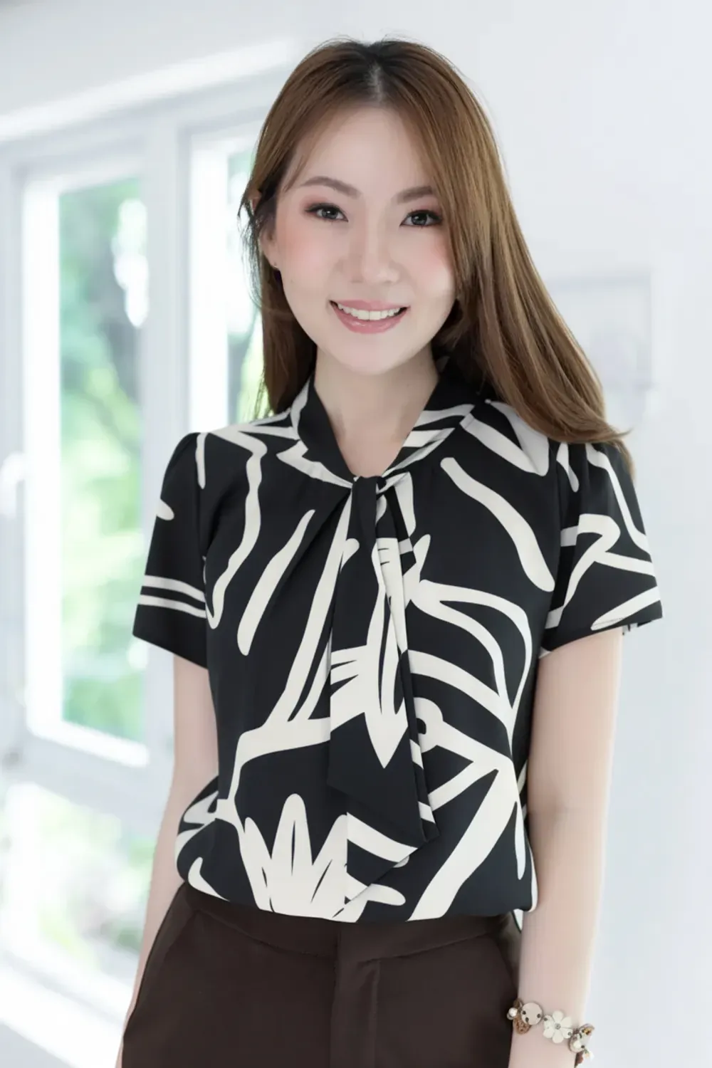 NT2429 Tie-Neck Graphic Blouse – Licorice Black