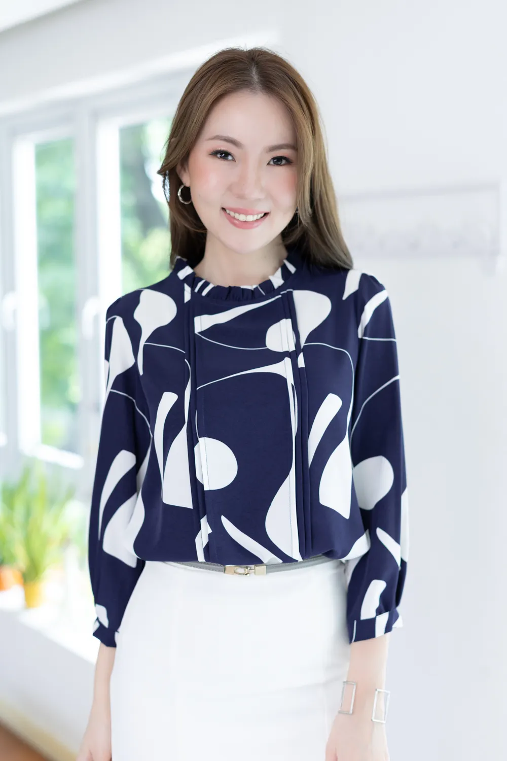 MT0431 Ruff Collar Pintuck Bow Blouse – Navy Blue