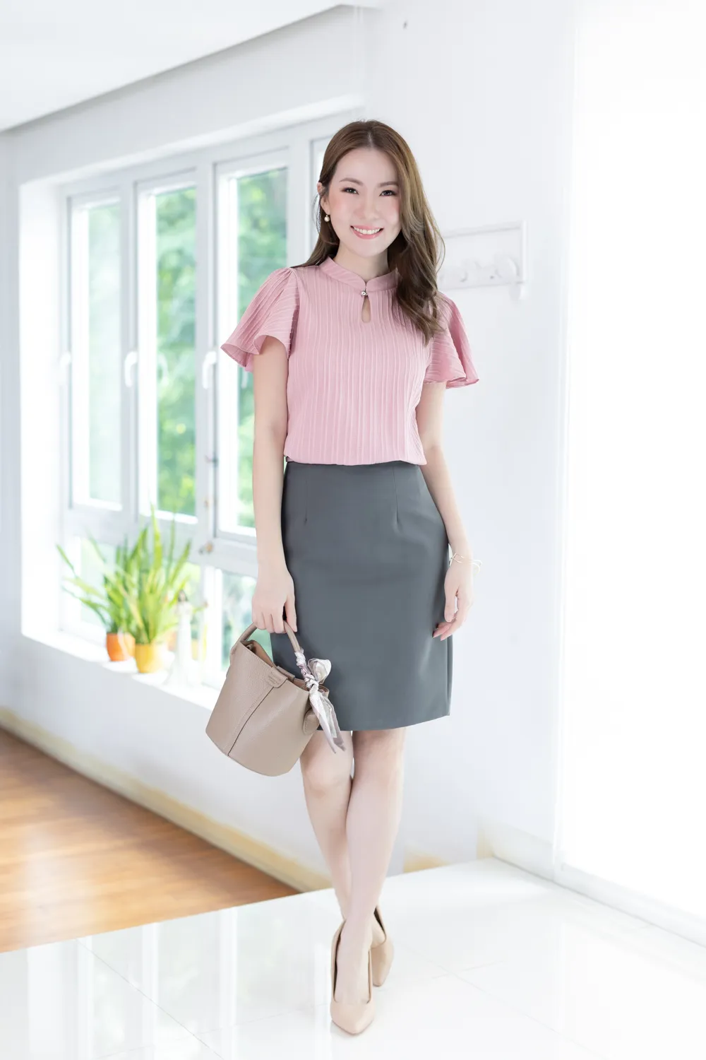 MT5941 Front Keyhole Butterfly Sleeve Blouse – Textured Pink - Image 4