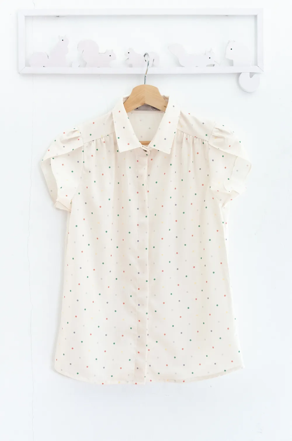 MN0222 Polka Dot Petal Sleeve Shirt – Vanilla