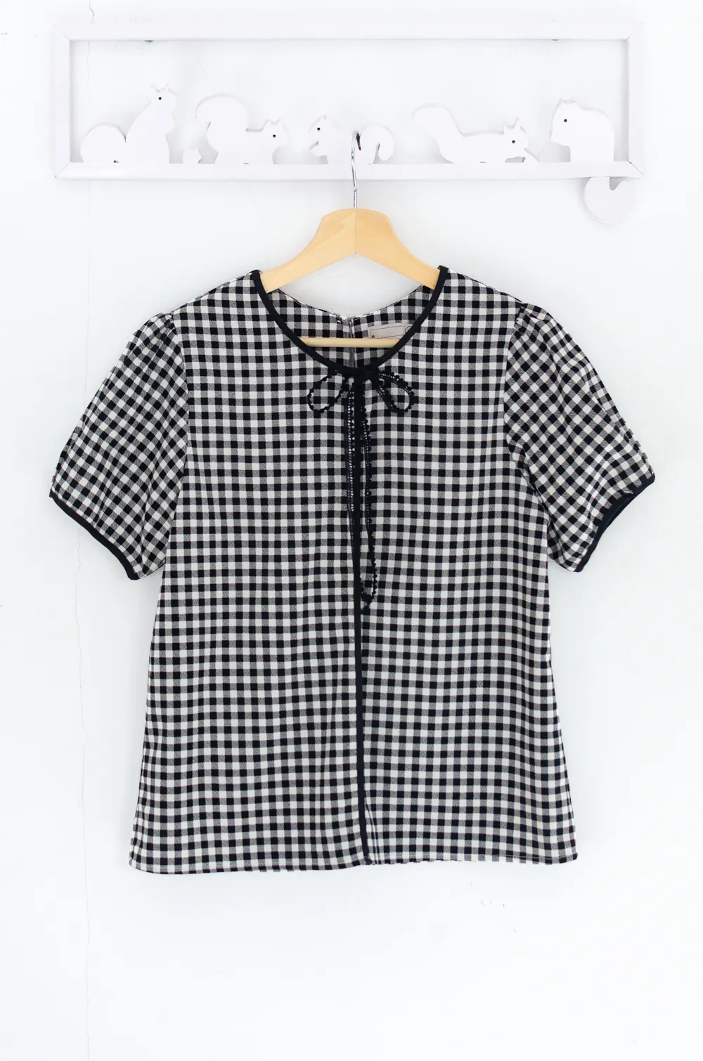 MT1556 Gingham Crinkled Bow Blouse – Black - Size 40