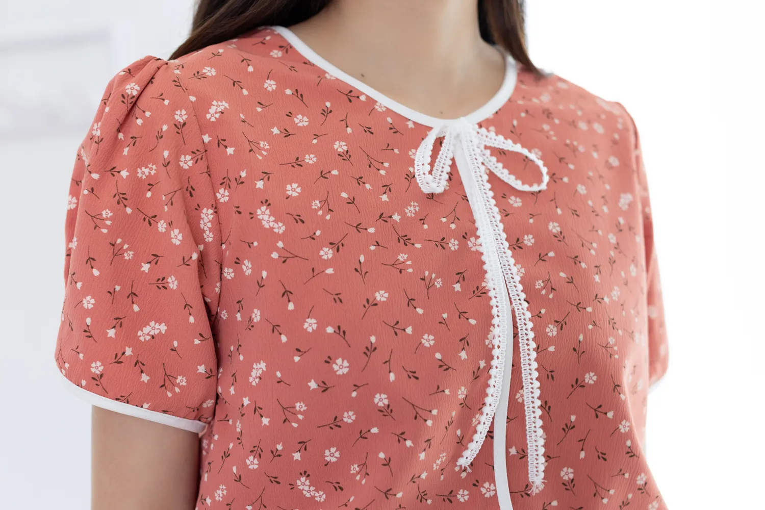 Alternative view of MT1556 Tiny Floral Crinkled Bow Blouse – Brick