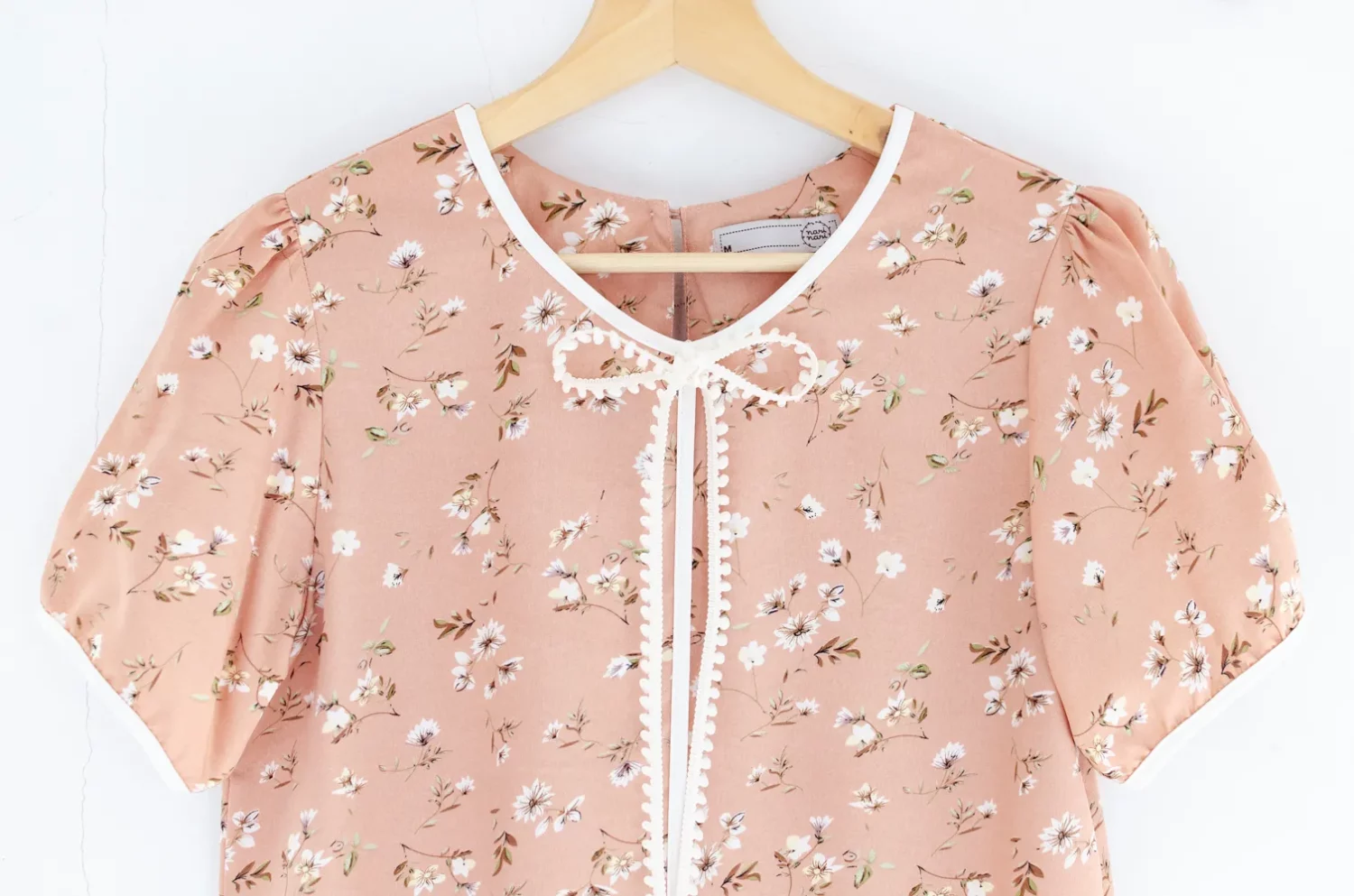 Alternative view of MT1556 Floral Bow Blouse – Peach Orange