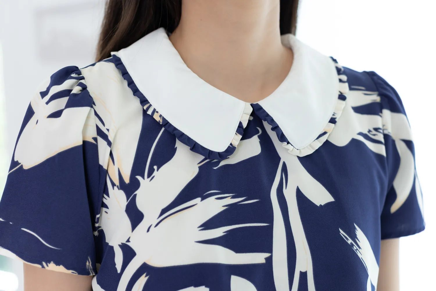 Alternative view of MT7101 Frill Peter Pan Collar Graphic Blouse – Blue