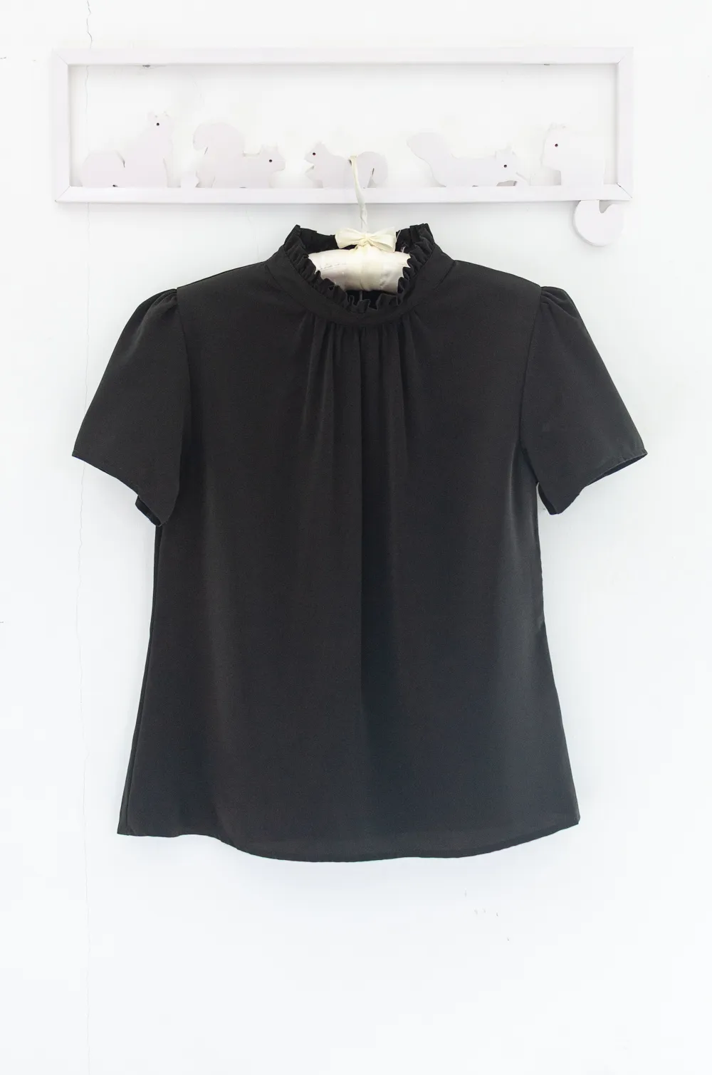 NT2461 Ruff Collar Blouse – Black