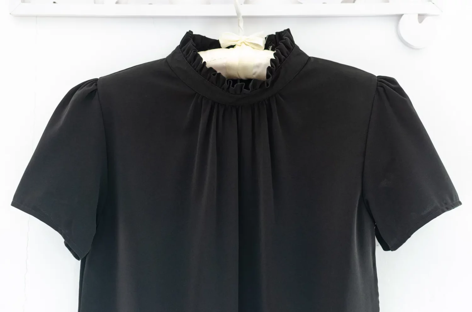 Alternative view of NT2461 Ruff Collar Blouse – Black