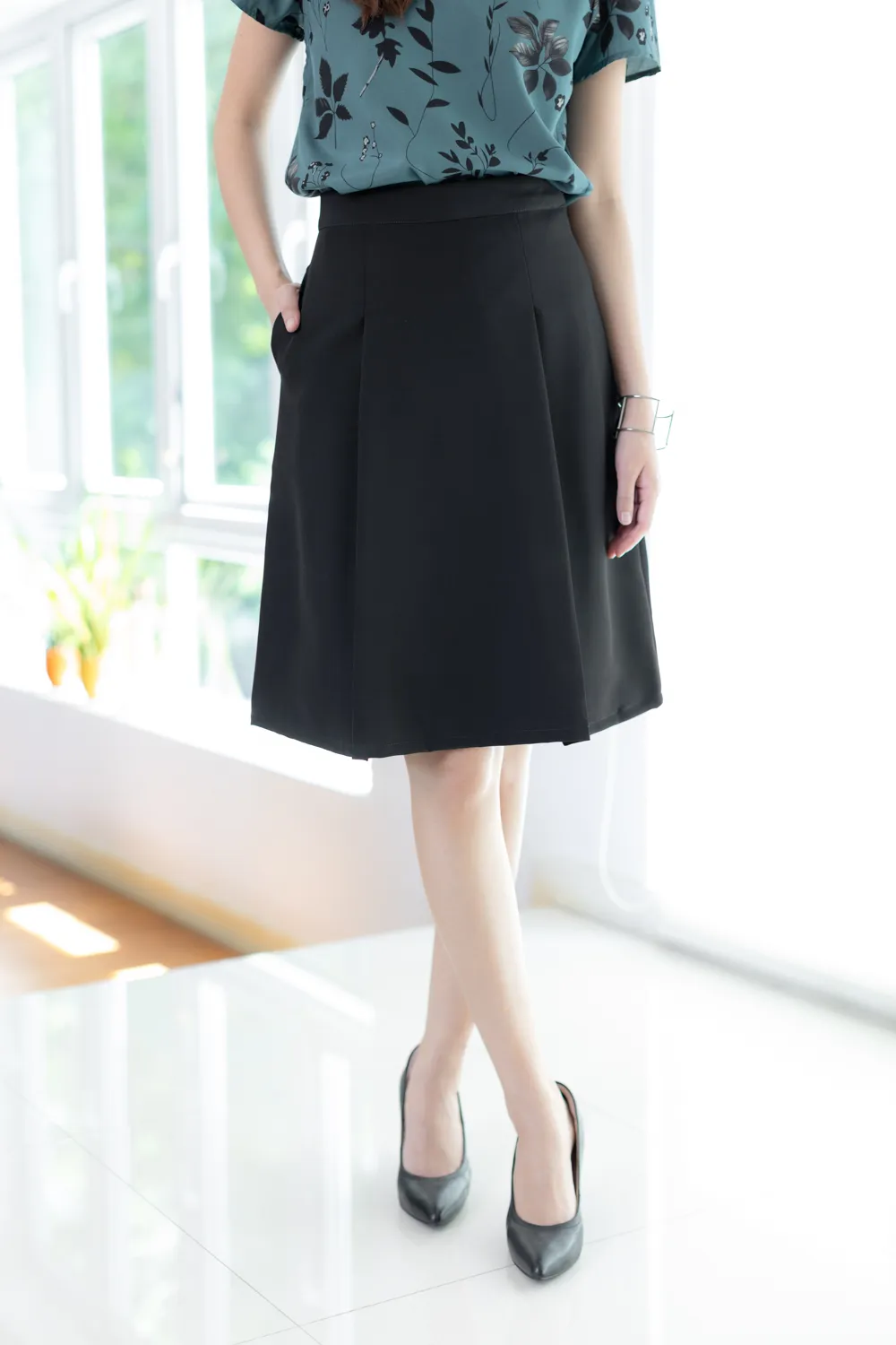 PK04 Pleated A-line Skirt – Black