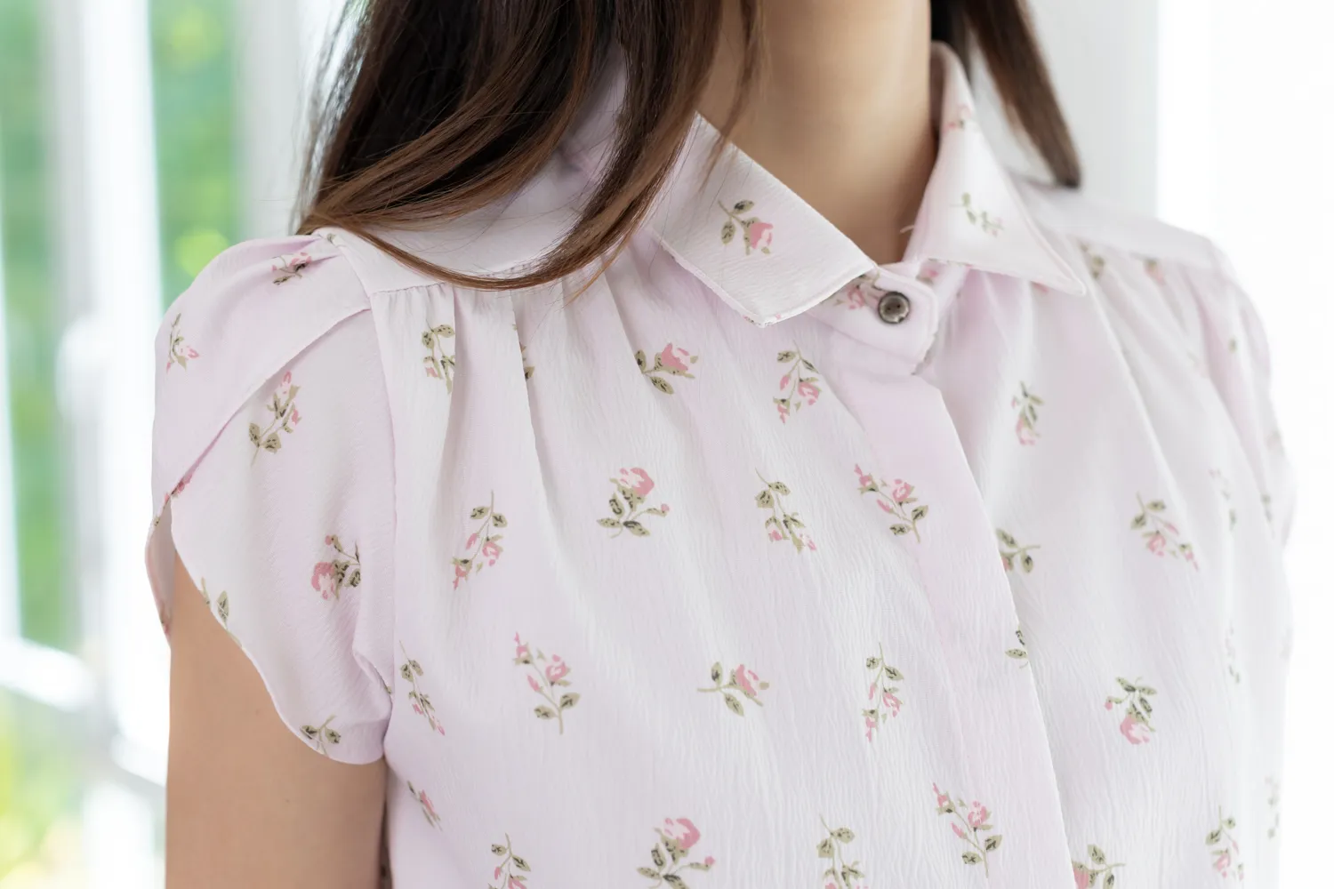 Alternative view of MN0222 Rosie Petal Sleeve Shirt – Pale Pink