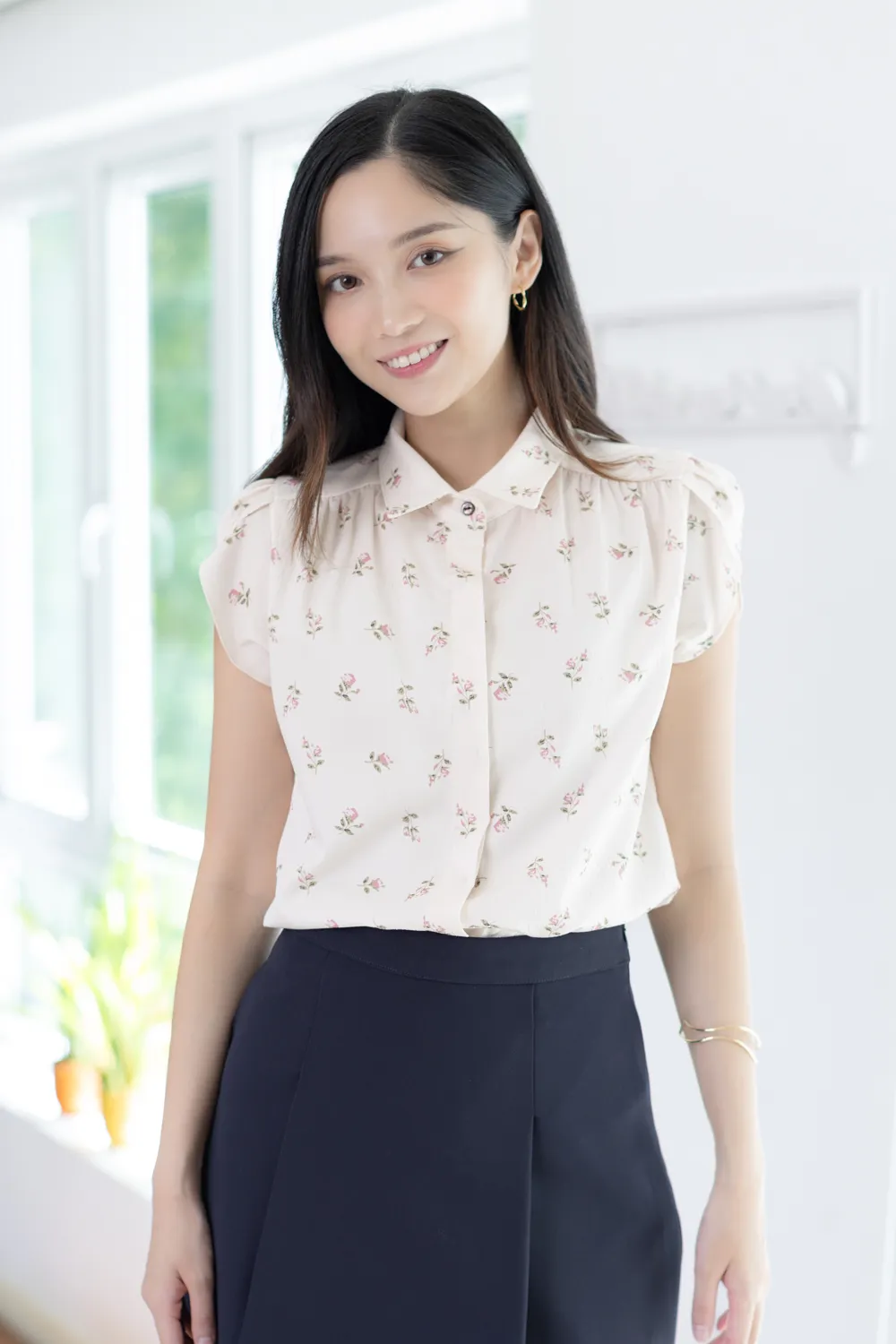 MN0222 Rosie Petal Sleeve Shirt – Vanilla