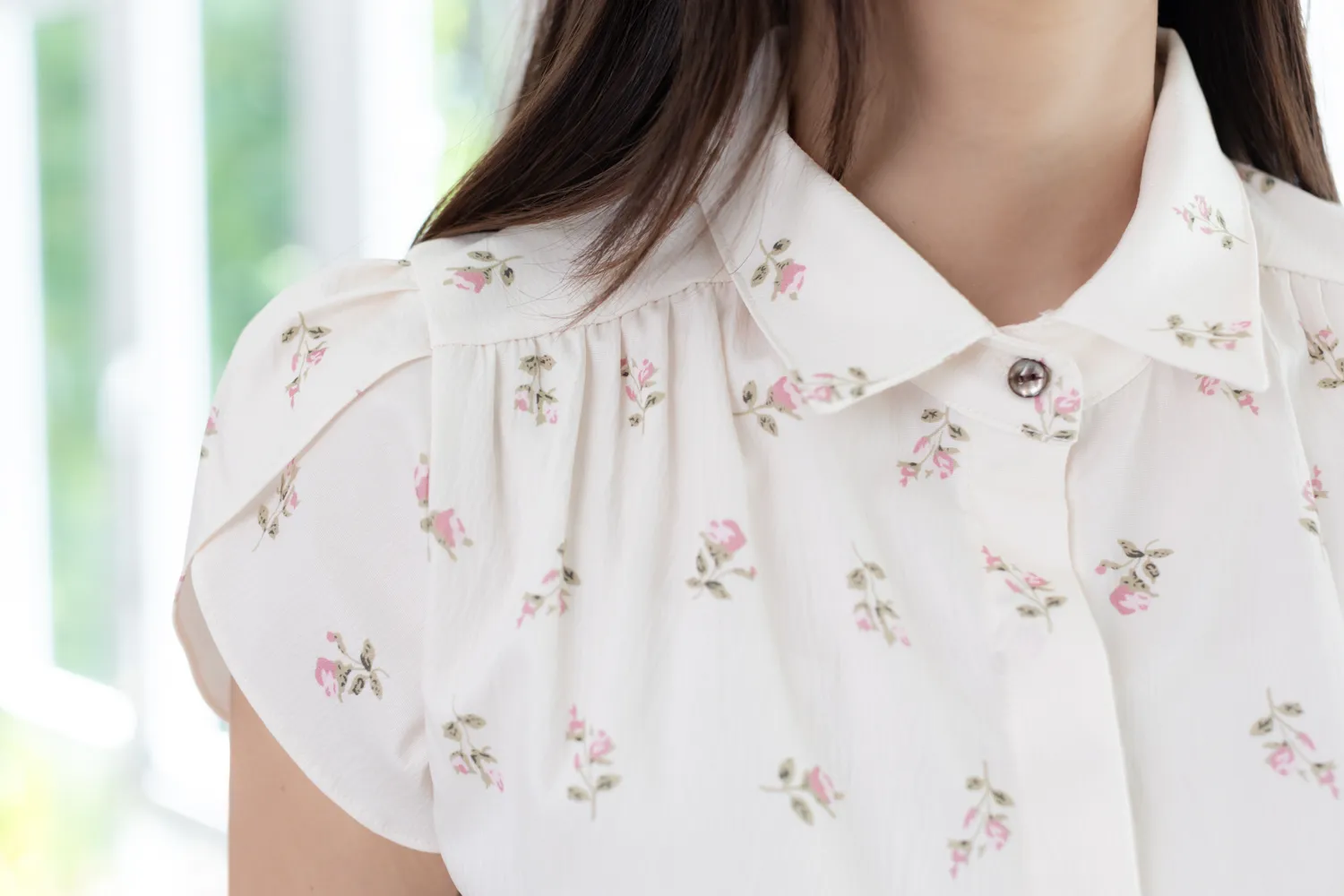 MN0222 Rosie Petal Sleeve Shirt – Vanilla - Image 3