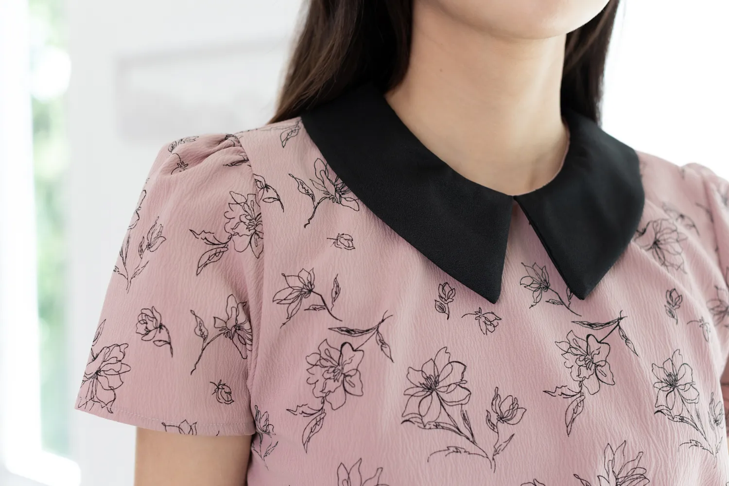 MT1301 Point Collar Floral Crinkled Blouse – Faded Rosy Pink - Image 3