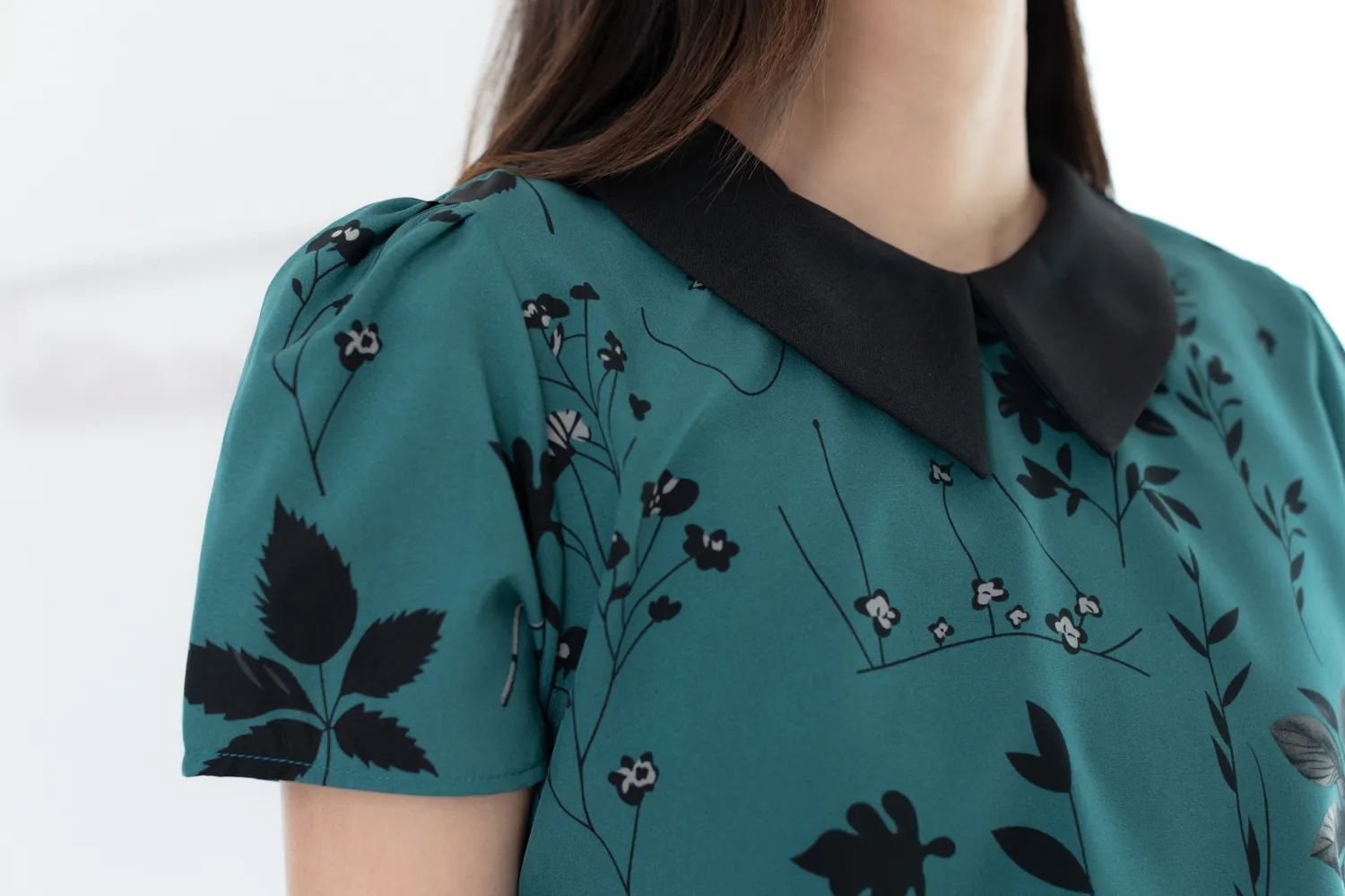 MT1301 Point Collar Twig Blouse – Teal Green - Image 3