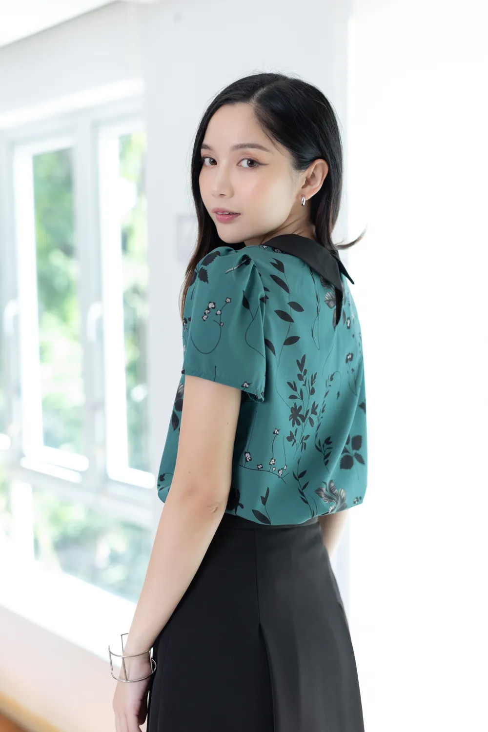 MT1301 Point Collar Twig Blouse – Teal Green - Image 8