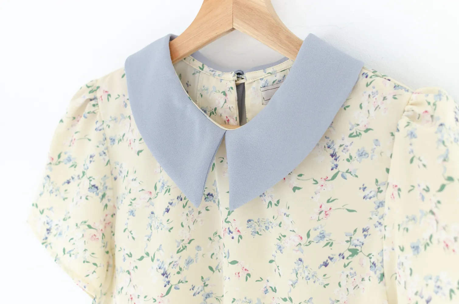 MT1301 Point Collar Floral Blouse – Butter Yellow - Image 2