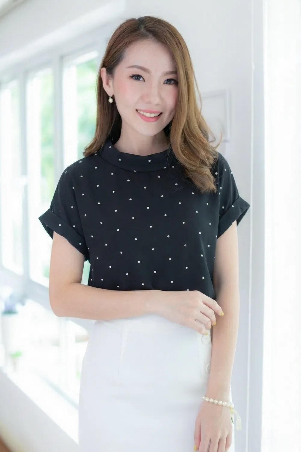 MT2514 Folded Collar Dot Blouse – Black