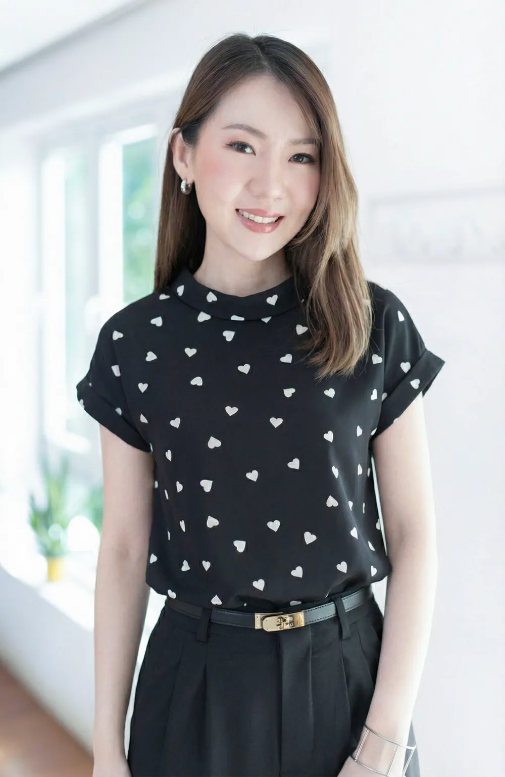 MT2514 Folded Collar Heart Blouse – Black