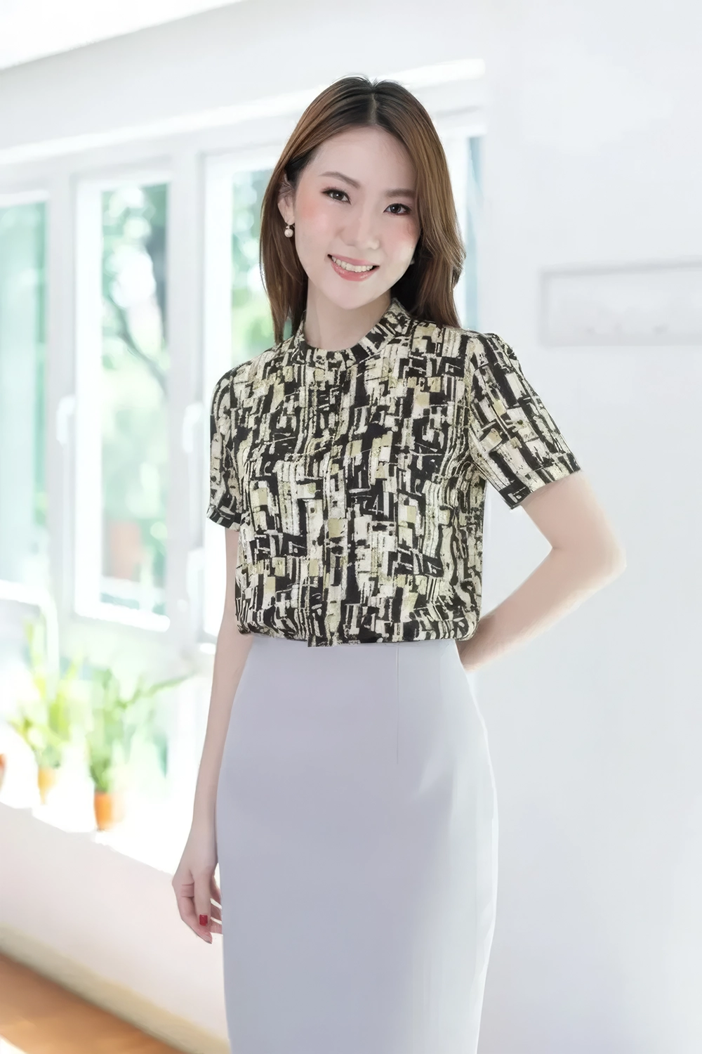 MT5239 Graphic Band Collar Placket Blouse – Black-Brown