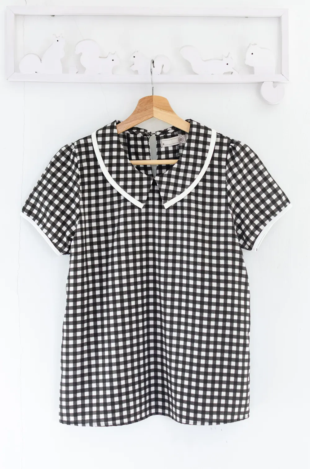 Alternative view of MT6610 Point Collar Gingham Blouse – Black