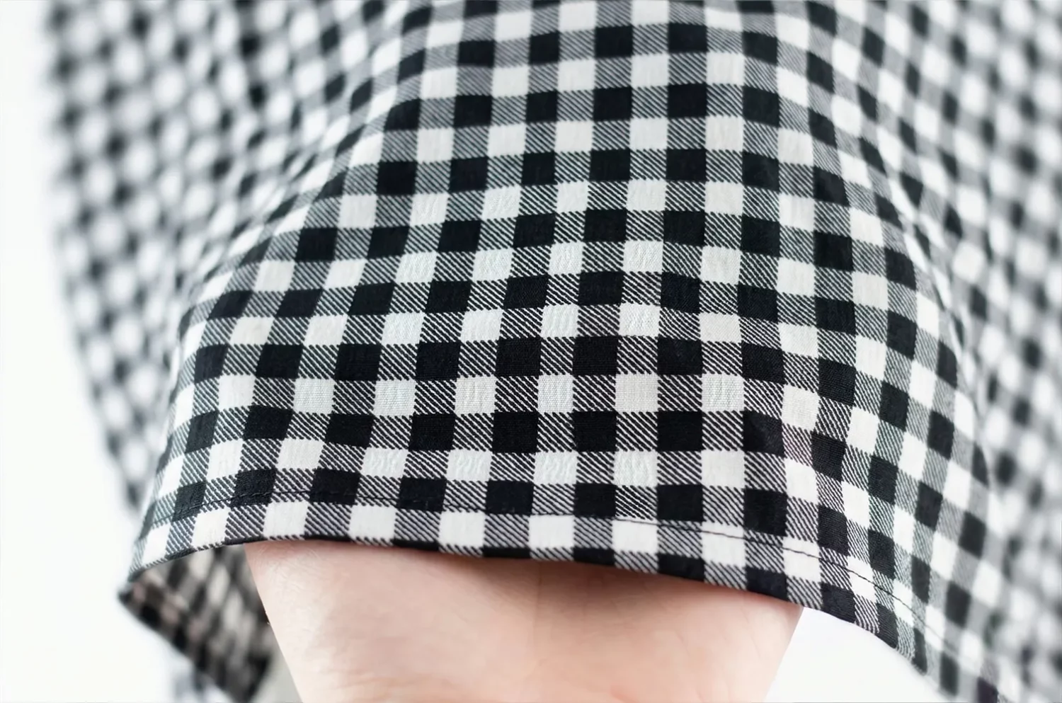 Alternative view of MT6610 Point Collar Gingham Blouse – Black