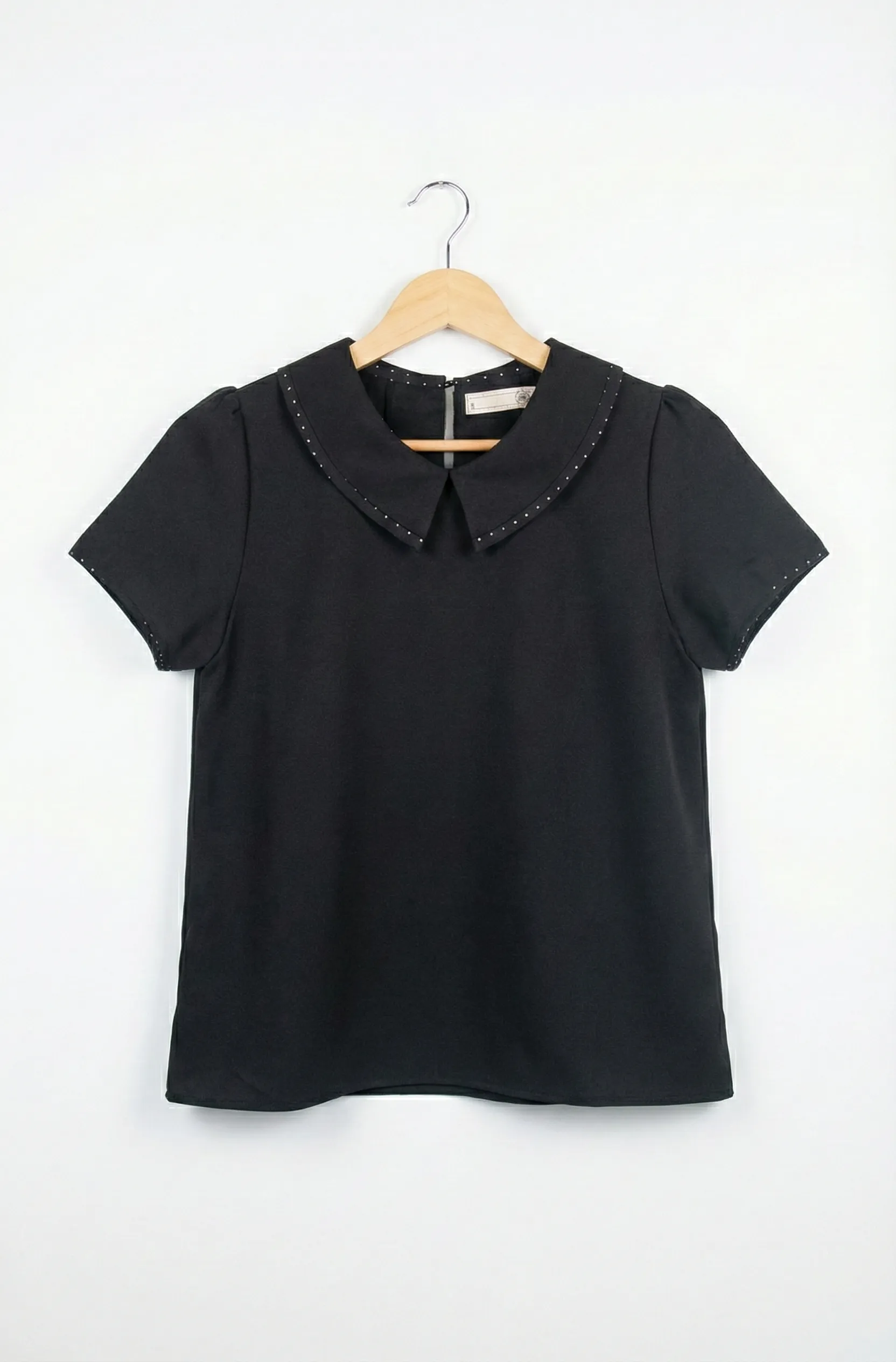 MT6610 Point Collar Blouse – Black - Image 3