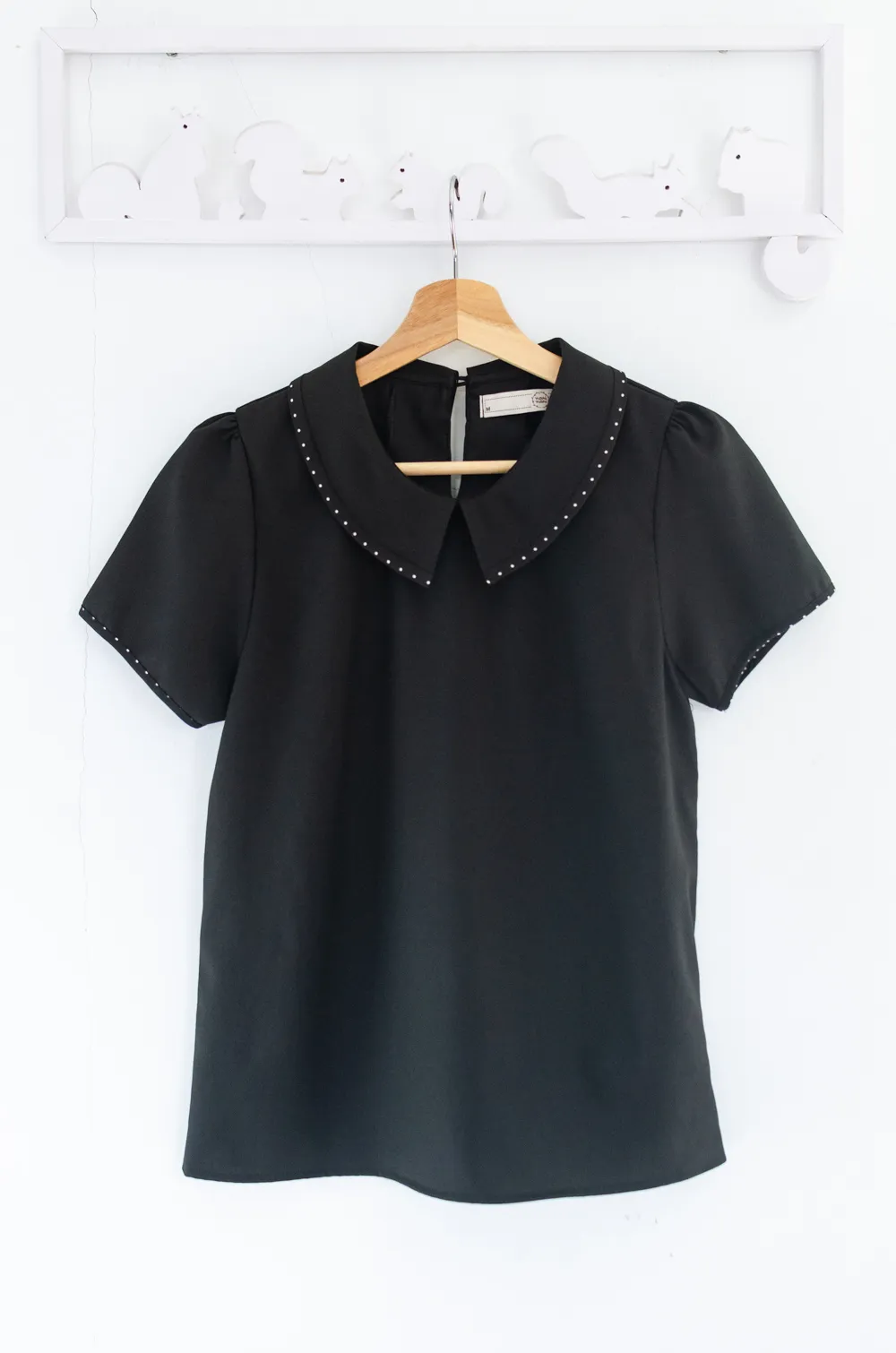 Alternative view of MT6610 Point Collar Blouse – Black