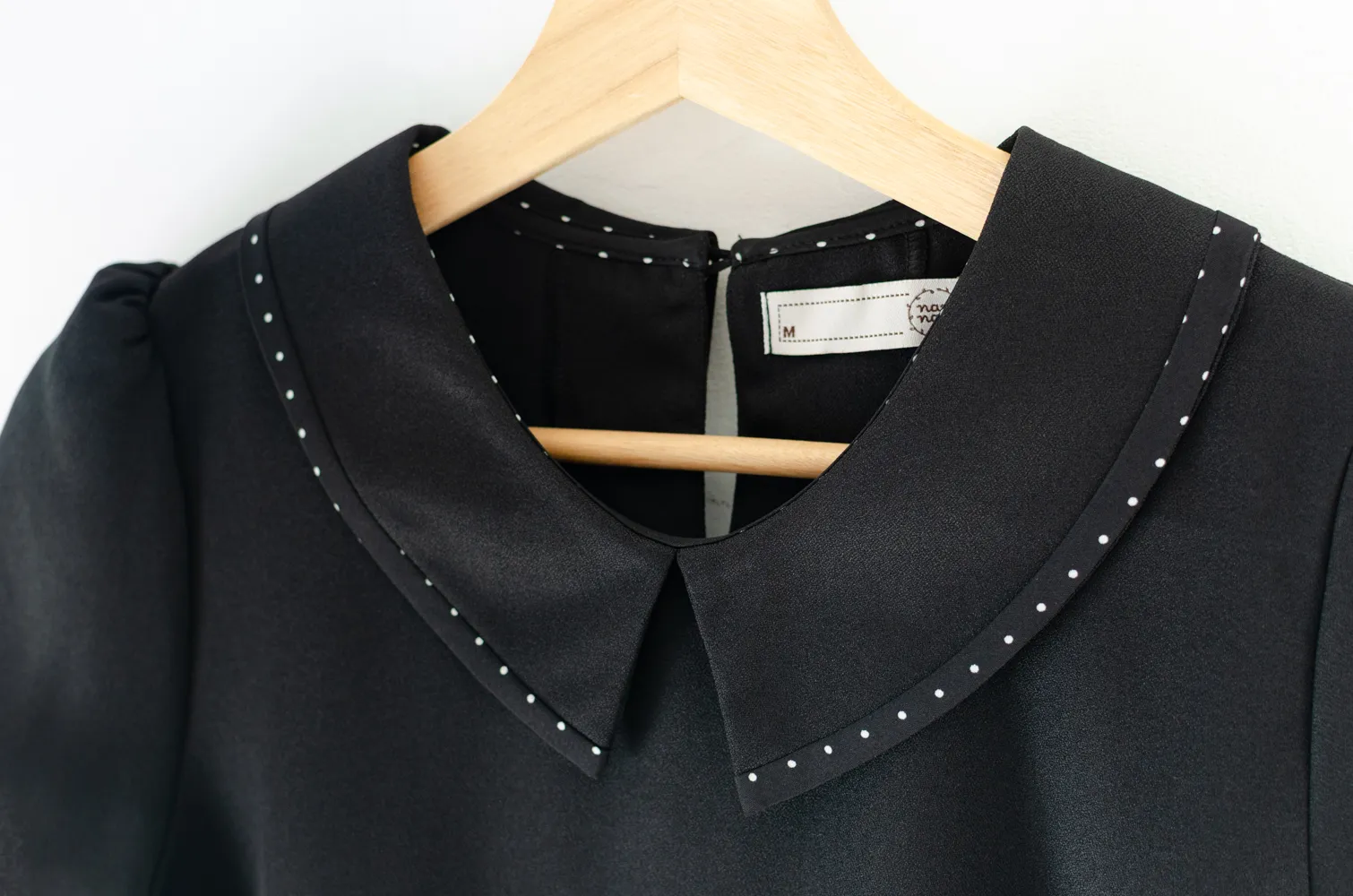 MT6610 Point Collar Blouse – Black - Image 2