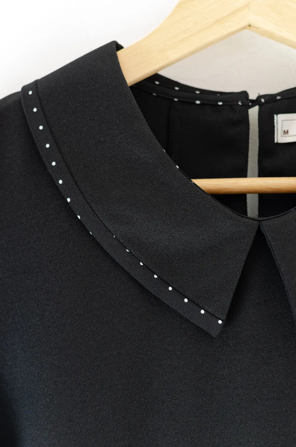 MT6610 Point Collar Blouse – Black - Image 5