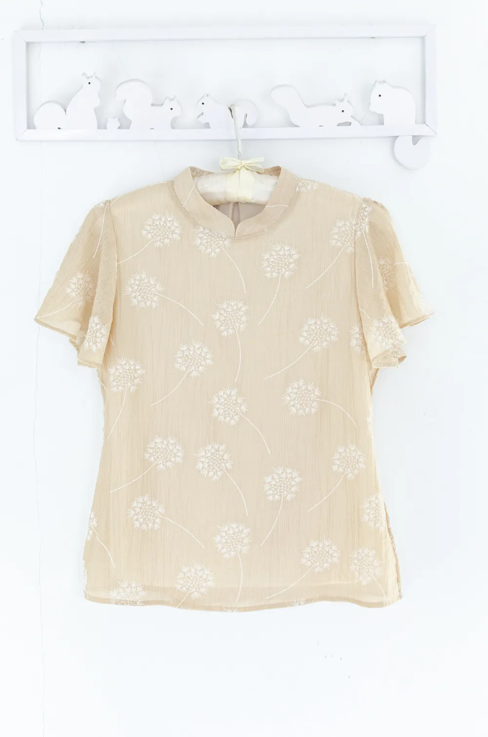 Alternative view of NT2520 Dandelion Butterfly Sleeve Blouse – Gauzy Oolong Tea
