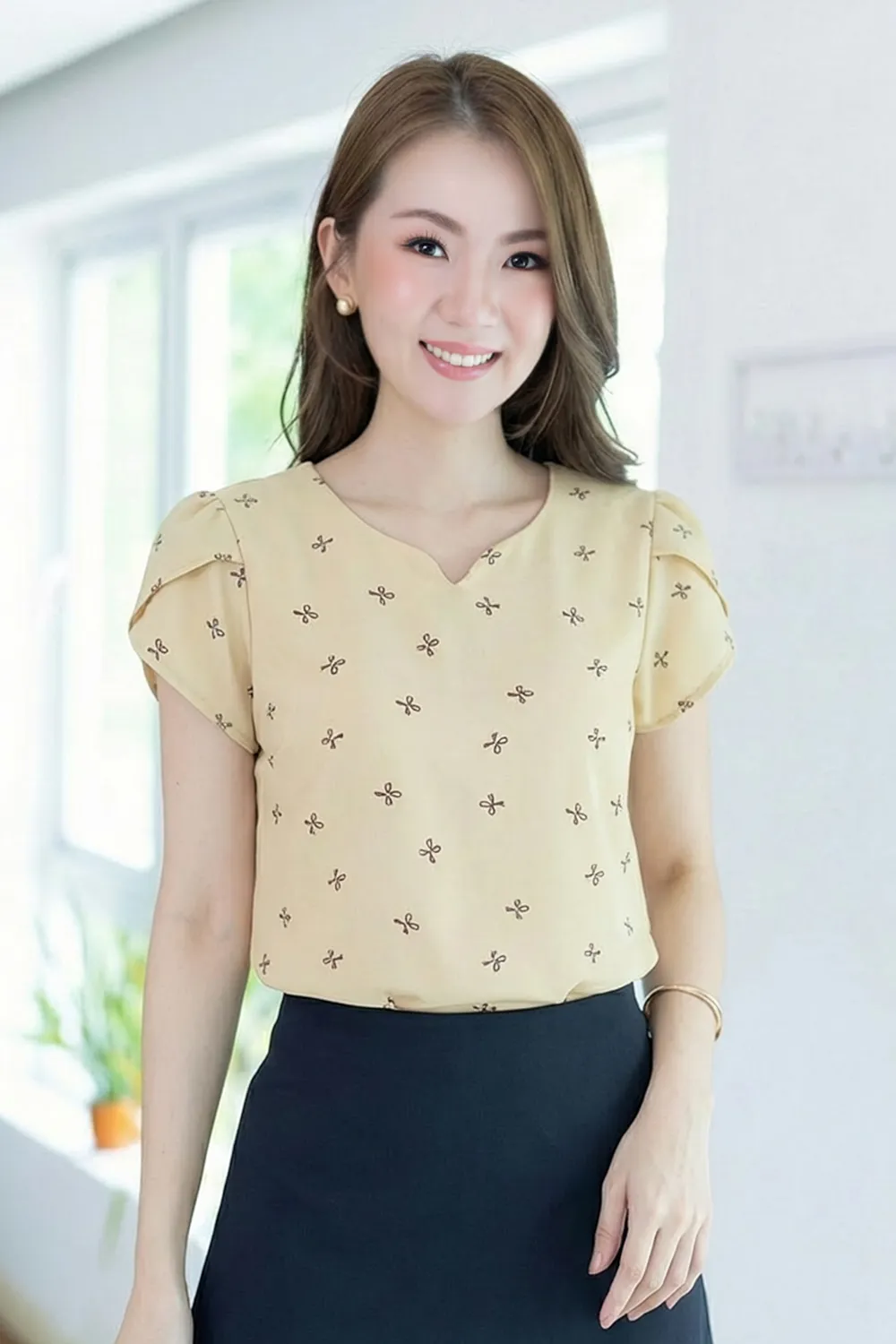 MT0202 Bow Print Petal Sleeve Blouse – Vanilla Latte