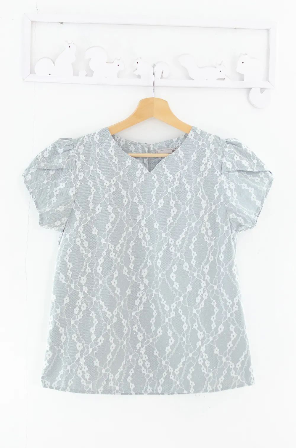 MT0202 Lace Petal Sleeve Blouse – Light Grey