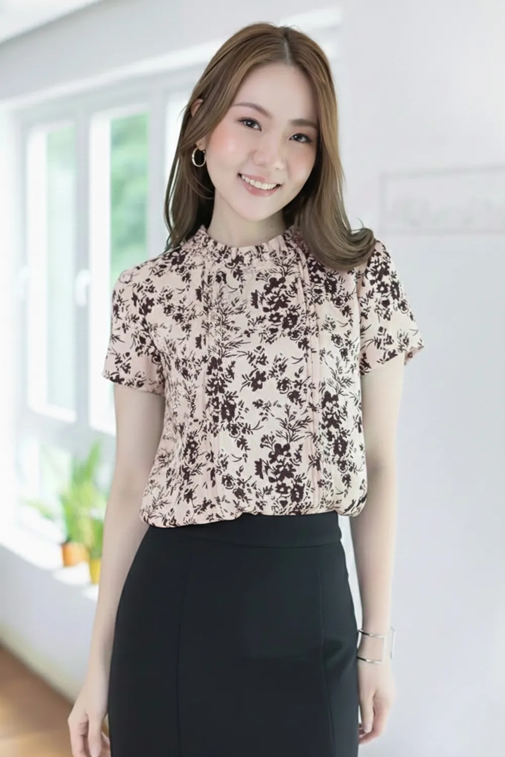 MT0401 Ruff Collar Pintuck Blouse – Nude Cream