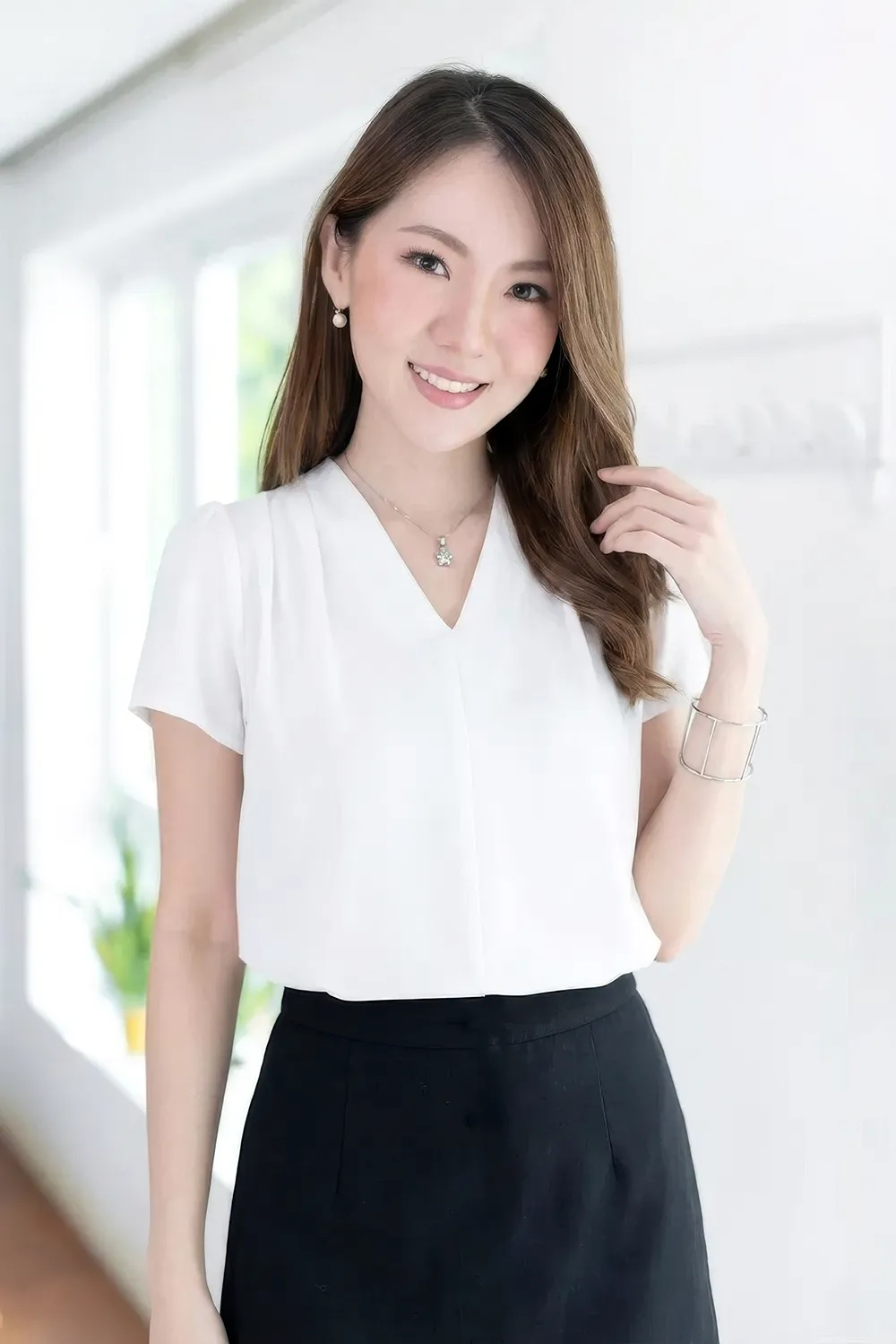 MT0601 V-Collar Sophie Blouse – White