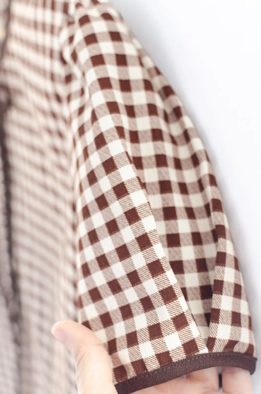 MT1556 Gingham Crinkled Bow Blouse – Brown - Image 4