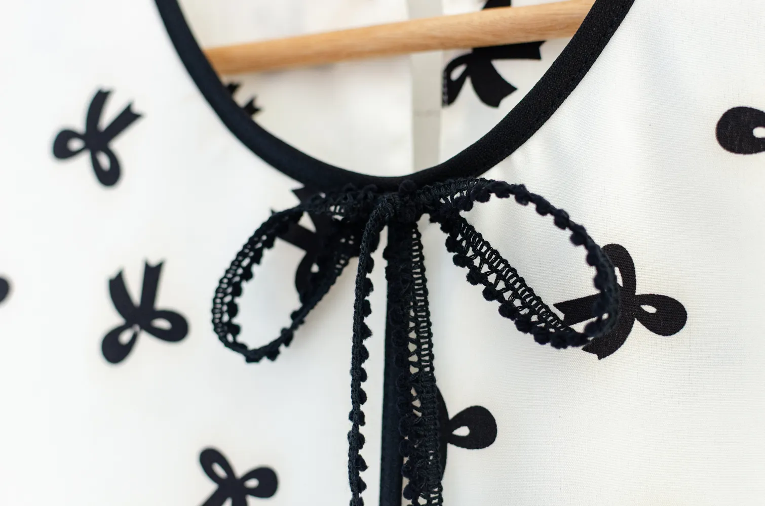 MT1556 Ribbon Bow Blouse – White - Image 3