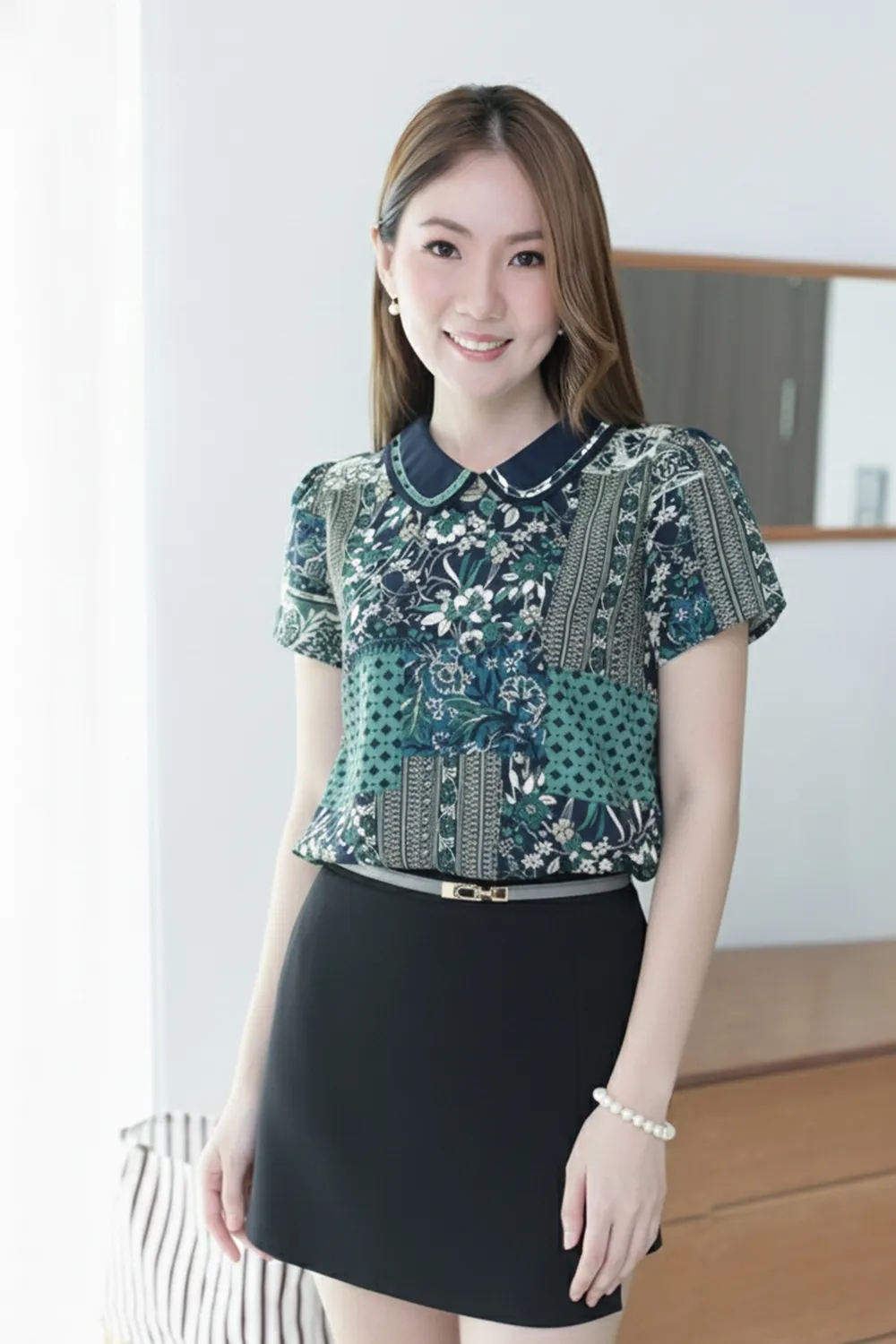 MT4101 Trimmed Peter Pan Collar Blouse – Green Botanic Patch