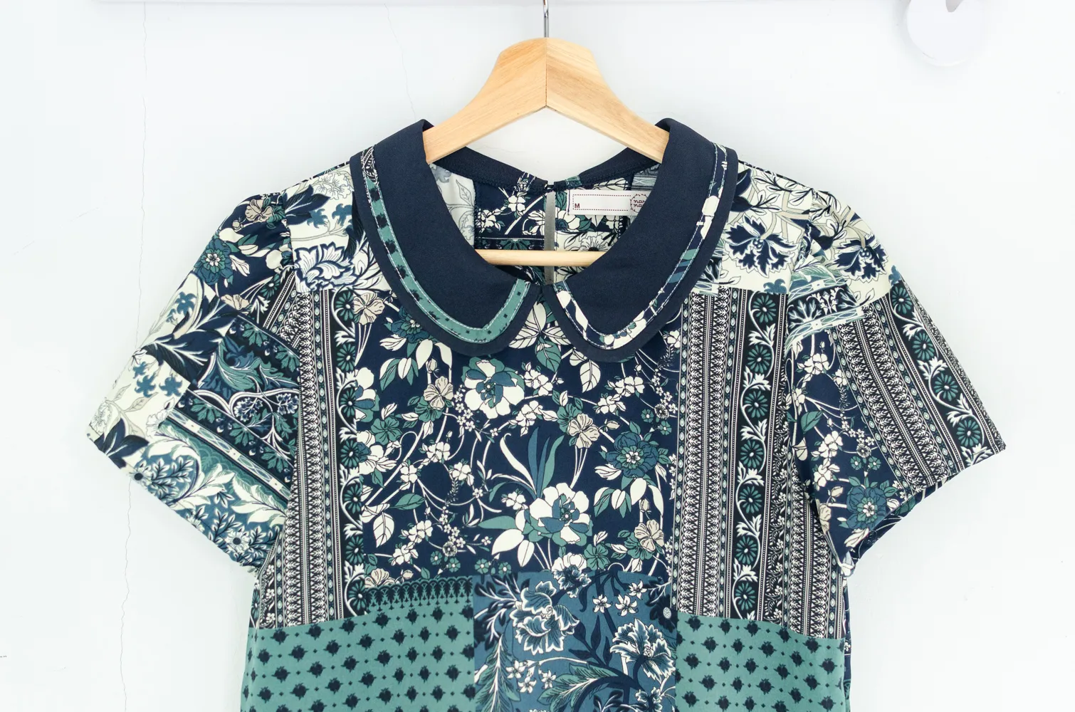MT4101 Trimmed Peter Pan Collar Blouse – Green Botanic Patch - Image 4