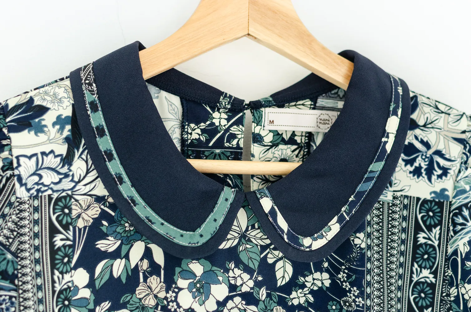 MT4101 Trimmed Peter Pan Collar Blouse – Green Botanic Patch - Image 2