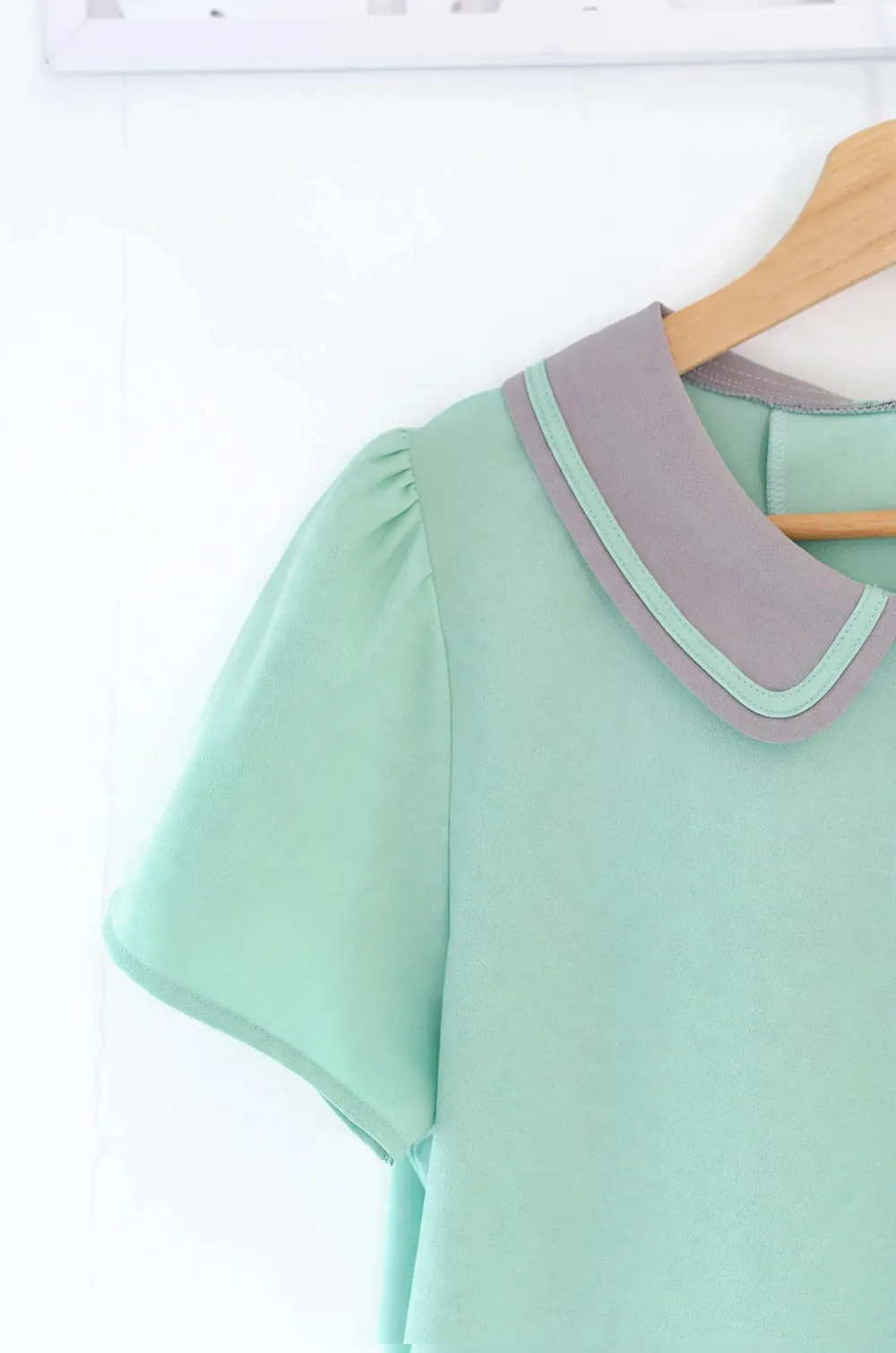 Alternative view of MT4101 Trimmed Peter Pan Collar Blouse – Mint Green