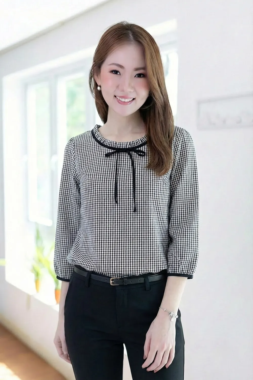 MT4834 Ruff Collar Gingham Blouse – BW