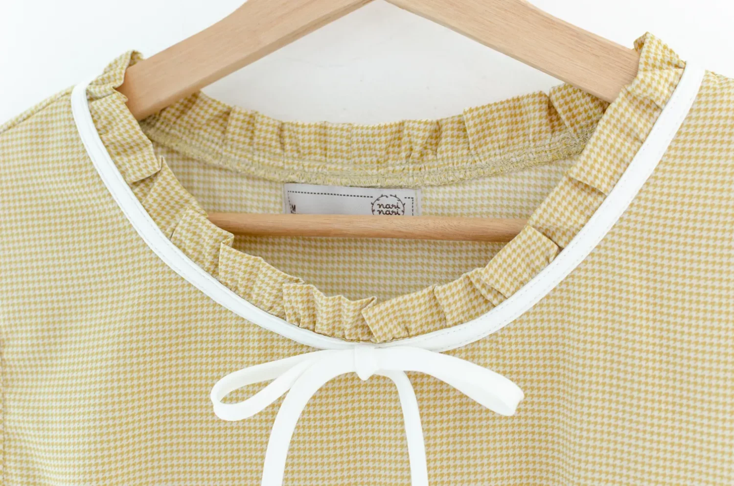 Alternative view of MT4834 Ruff Collar Shinori Blouse – Yellow