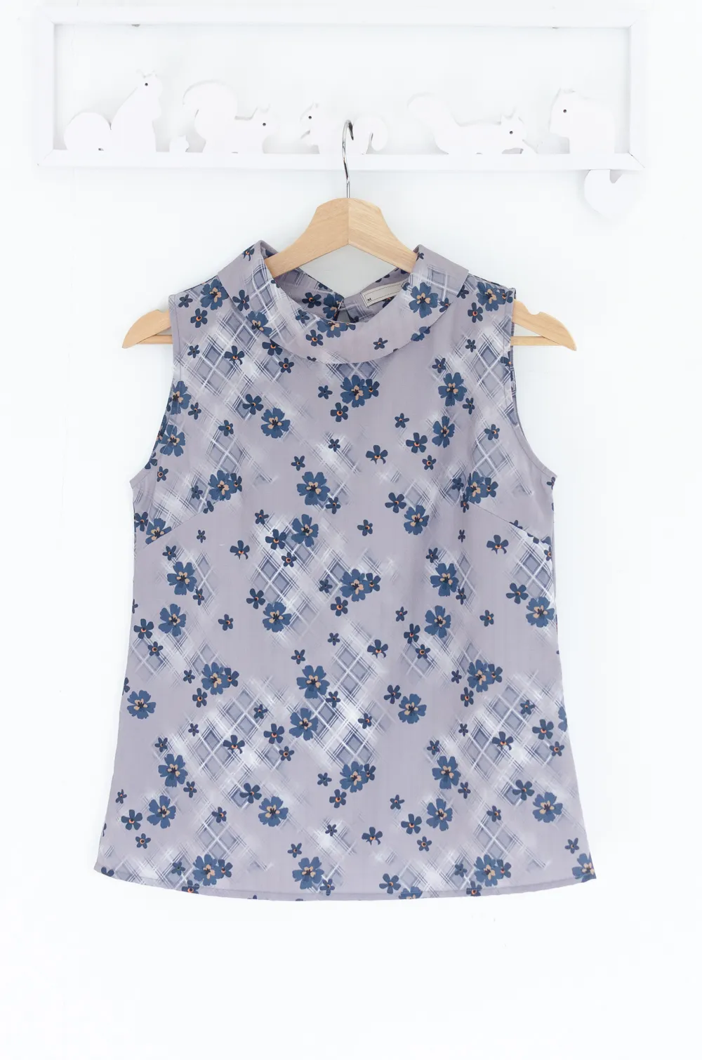 Alternative view of MT5500 Fleur High Neck Sleeveless Blouse – Purplish Grey