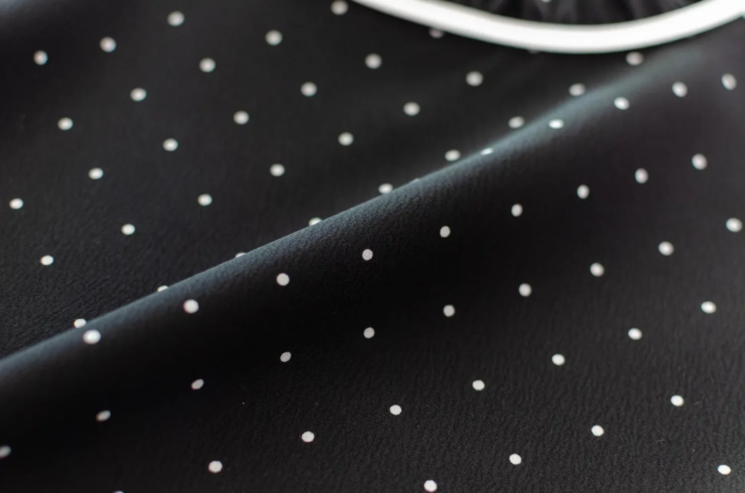 MT6753 Ruff Collar Puff Sleeve Crinkled Blouse – Dot Black - Image 3