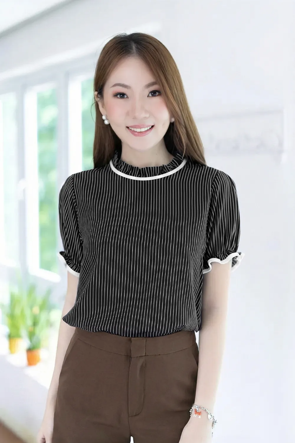 MT6753 Ruff Collar Puff Sleeve Blouse – Stripe Black