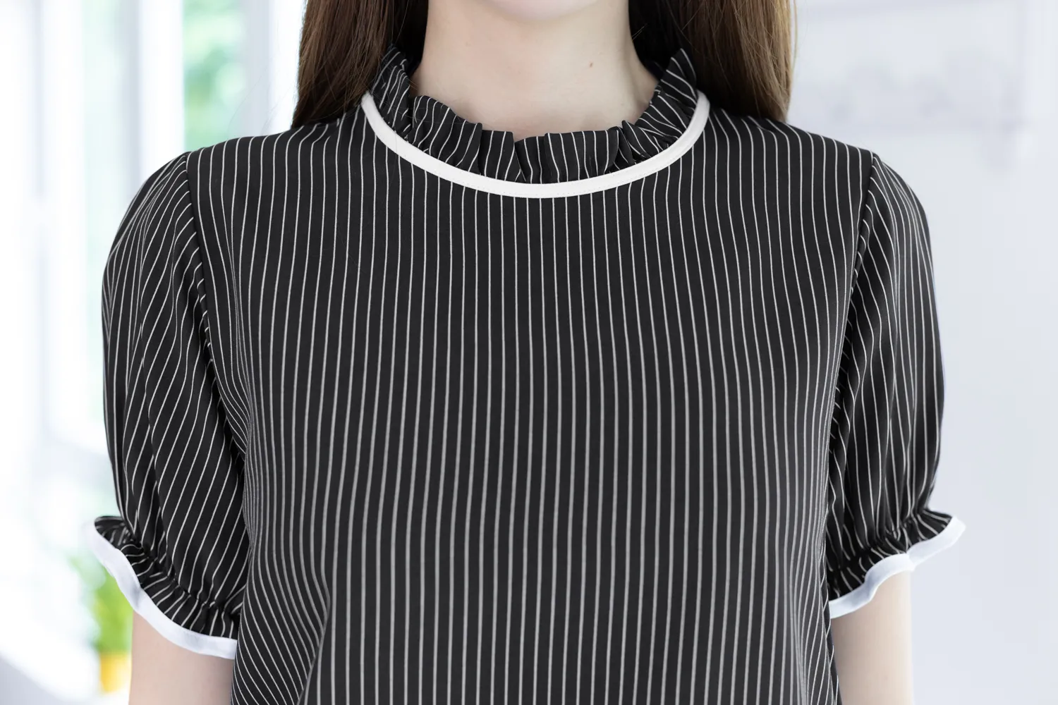 Alternative view of MT6753 Ruff Collar Puff Sleeve Blouse – Stripe Black
