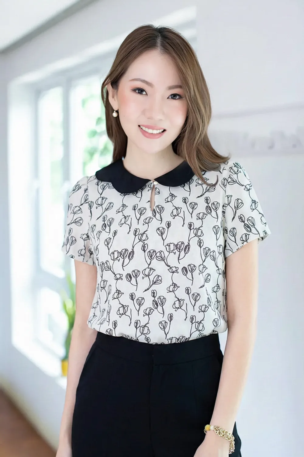 MT6906 Petal Collar Folded Sleeve Blouse – Off-White